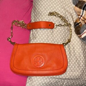 Tory Burch Orange Pebbled Leather Shoulder Bag / clutch with Gold Chain EUC 1x